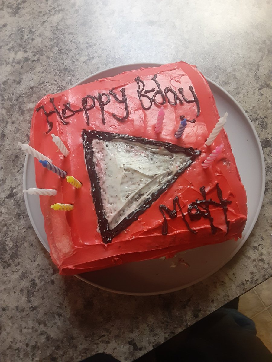 Matthew3787's tweet photo. My lil baby girl made this cake #Truthyo #SnafuKrew https://t.co/SMsAAOBMhd