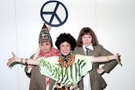 nikkiloumaz's tweet image. I loved #RubyWax then, and I love her now.
@Rubywax