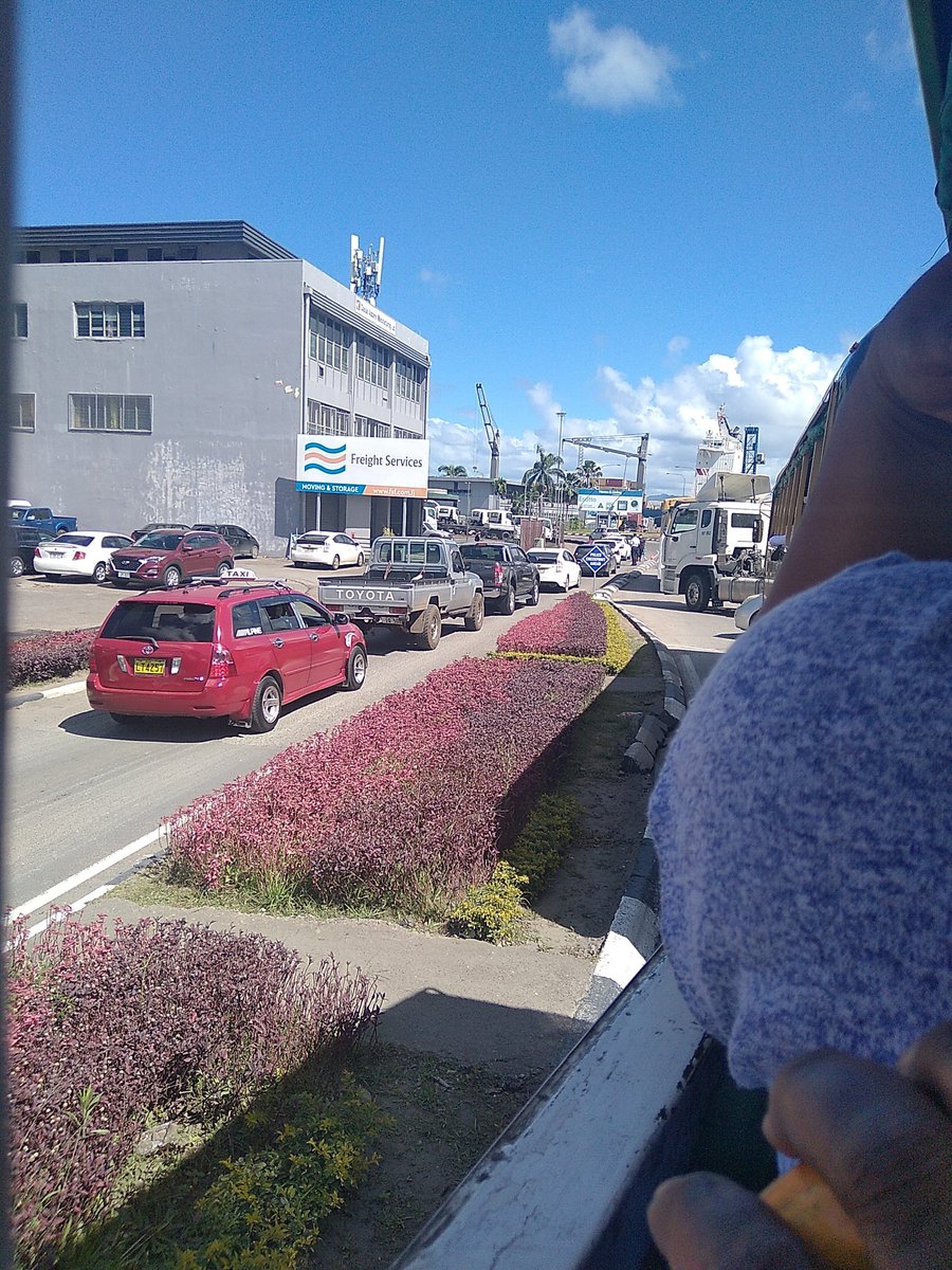 shortbutspooky's tweet photo. To be exact ; 45 minutes in the bus of this long que 😩🙄 cmoooin Suva Police Officers 🙄 !! 
#monday #longque https://t.co/AJEvdJqQ3k