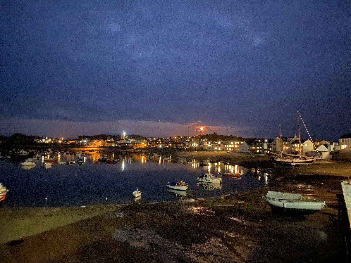 ALMOST THERE! It’s Ian’s last night at sea before he arrives at St Mary’s Harbour and makes history! As soon as we have an estimated arrival time we’ll post it here. We hope to have a crowd to welcome him in! 🙏for your amazing support 🇺🇸🚣‍♀️🌊🌪🐻🐾