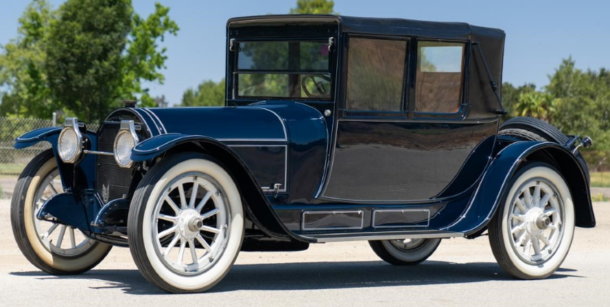 UltimativCars's tweet photo. #PebbleBeach2021
The #Locomobile #Model48 (1911-25) as #Gunboat #Cabriolet is a #oneoff by #JFrankdeCausse & #Healey, made in 1917.
Restored while a decade & estimated at US$175-220k (150-188k €), it has been sold for only US$112.000 (95.750 €).
#History is worth more money! https://t.co/ULso9dvJQX