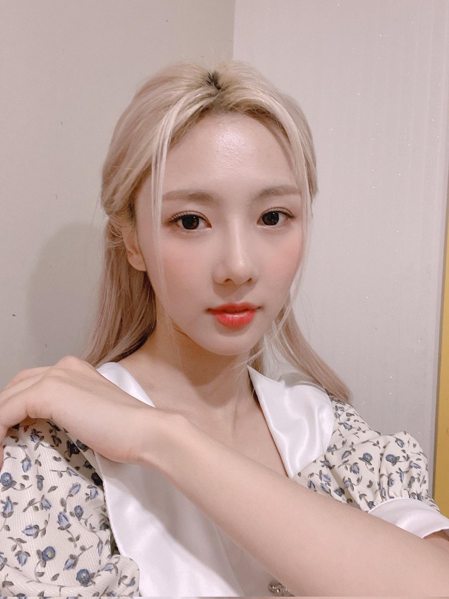 picsyoohyeon's tweet photo. ﾟ｡* ʚɞ ˚₊· #유현 https://t.co/0V2OH7mjHh