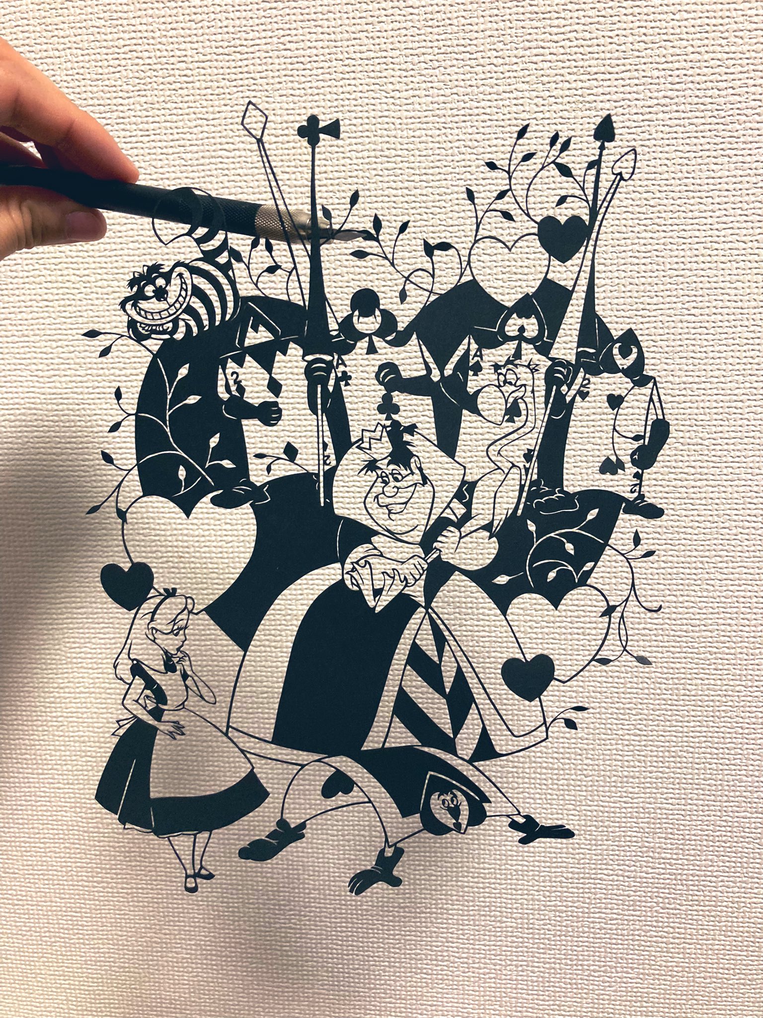 切り絵のレザ 最近あいつ切り絵やってなくね いえいえ ずーっとやっていましたとも というわけで ディズニー ロマンティック切り絵 より 不思議の国のアリス 2 薄桜鬼 の 沖田総司 イラスト抜粋 オマケ きんぎょがにげた 職場用 まとめてセイッ W 切り絵のレザ 最近あいつ切り絵やってなくね いえいえ ずーっとやっていましたとも というわけで ディズニー ロマンティック切り絵 より 不思議の国のアリス 2 薄桜鬼 の 沖田総司 イラスト抜粋 オマケ きんぎょがにげた 職場用 まとめてセイッ W