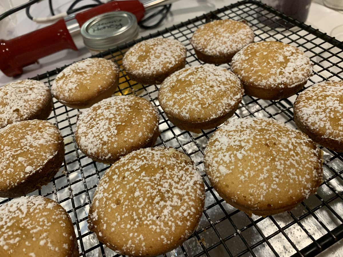 Rob the Designer on Twitter "25 of 25… HONEYCAKES!…