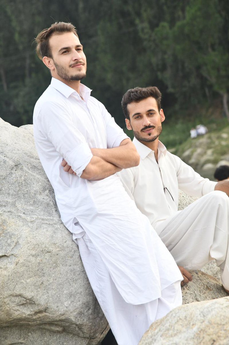m_waseem146's tweet photo. تر دامنی پہ شیخ ہماری نہ جائیو
دامن نچوڑ دیں تو فرشتے وضو کریں 🥀
#SMWOMedicalCamp
#FinalDiaries https://t.co/723WCtJoJK