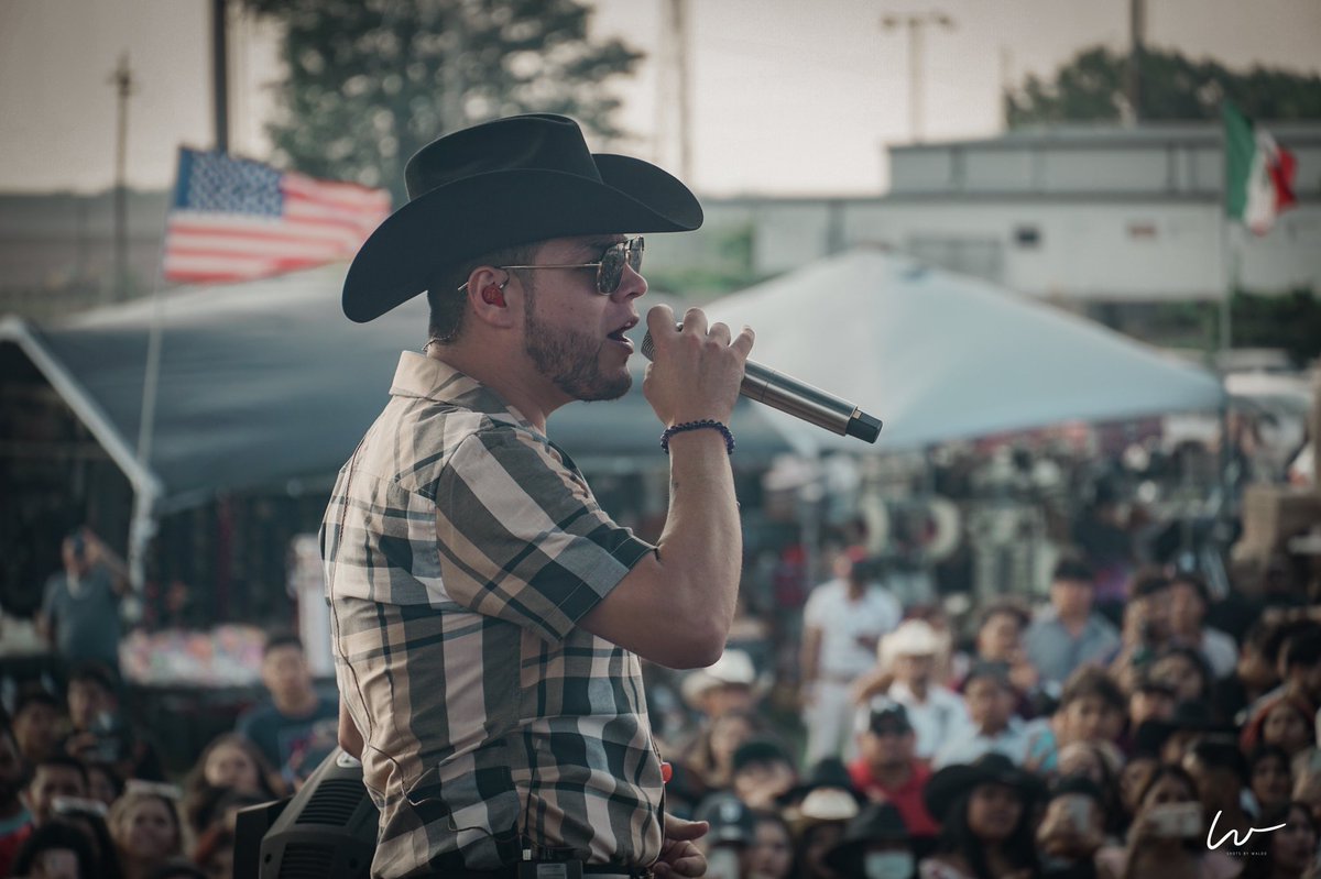 _sbwaldo_'s tweet photo. @leninramirezmus @delrecords #leninramirez #delrecords #musica #banda #corridos #concierto #photography #sbwaldo #shotsbywaldo https://t.co/sCYTny71En