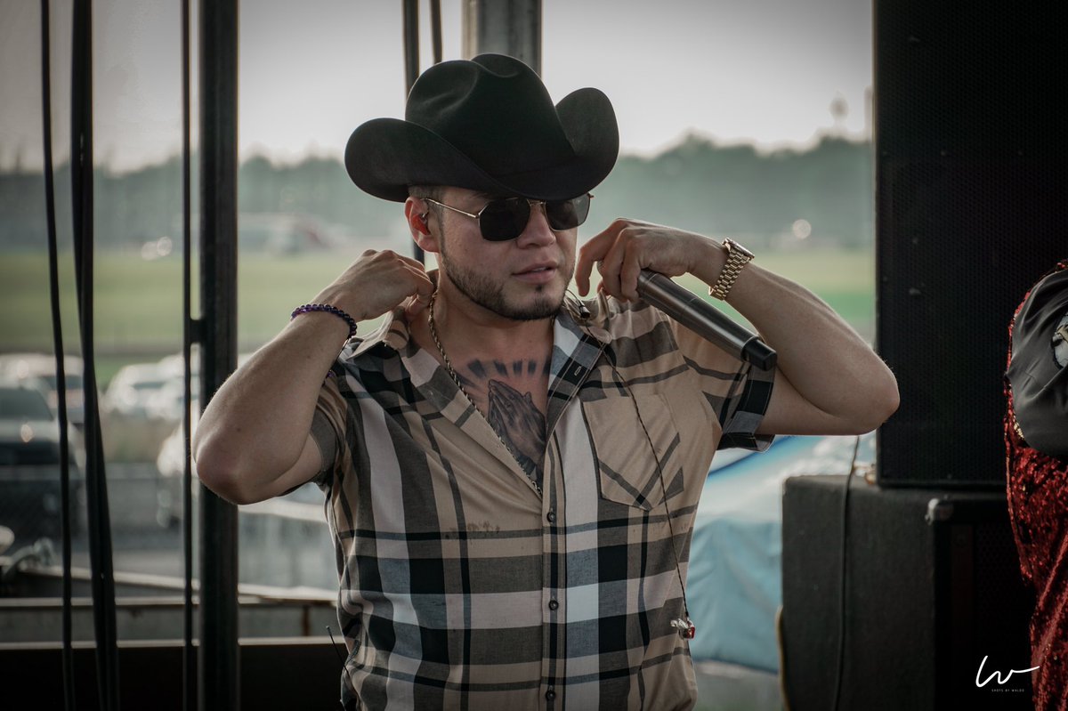 _sbwaldo_'s tweet photo. @leninramirezmus @delrecords #leninramirez #delrecords #musica #banda #corridos #concierto #photography #sbwaldo #shotsbywaldo https://t.co/sCYTny71En