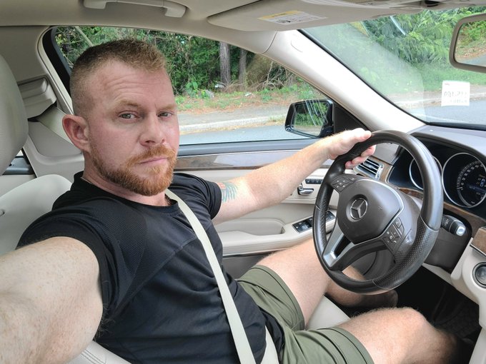 Treated myself to driving a Benz around Atlanta but don't worry I'm still trash https://t.co/3SfpZuV