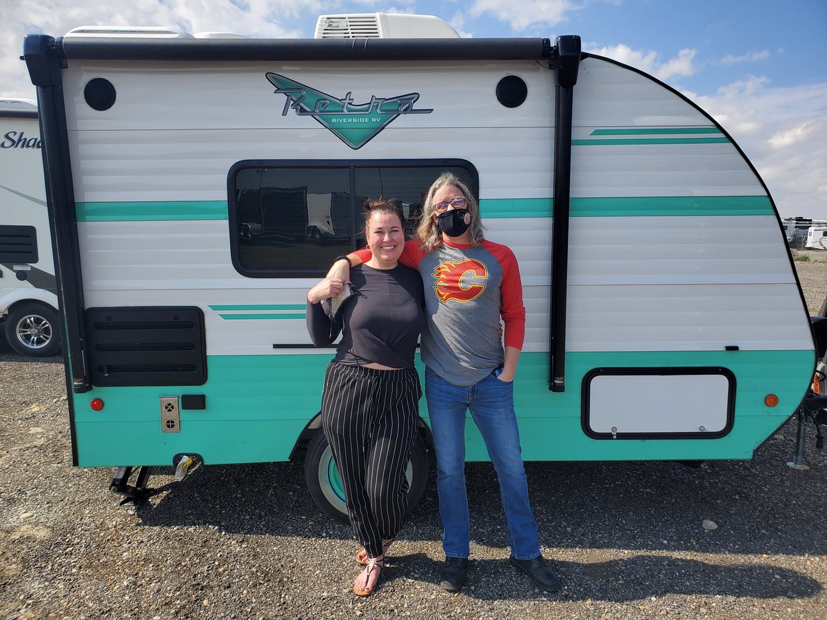 april_foolin's tweet photo. My little home away from home finally arrived. Gonna get one month of camping done at least! #retrorv https://t.co/epADp3aRNQ
