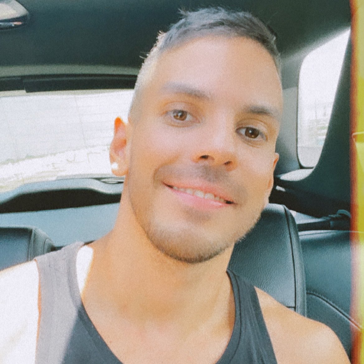 Templodeafrodit's tweet photo. The face / the ass https://t.co/HNmhXpF6sv