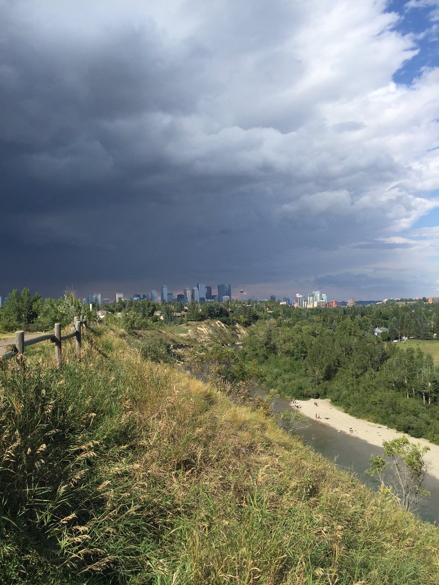 running_yc's tweet photo. Stormy skies over Calgary. #abstorm #yyc @CTVdavidspence https://t.co/0zWat5qRkI