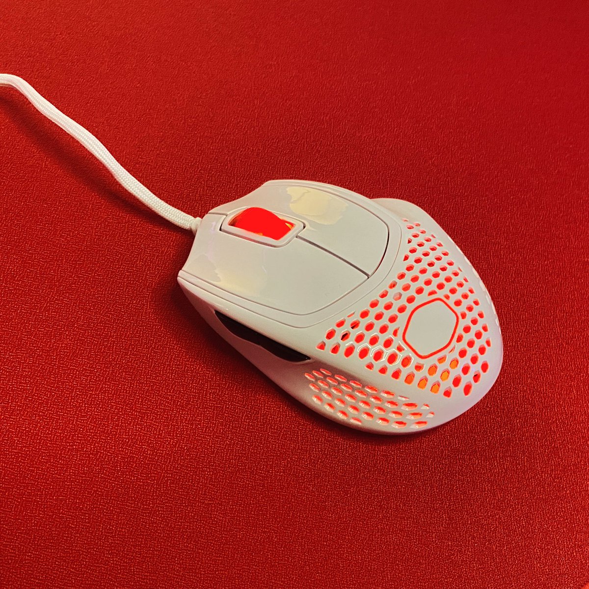 LordGurciullo's tweet photo. Cooler-master MM720 quick take incoming soon! What a fun little guy :). #zorz #coolermaster #coolermastergaming #mm720 #gamingmouse #lightmouse #ergomouse #valorant #counterstrike #apexlegends @CoolerMaster_NA @CoolerMaster_NA https://t.co/ksqzbTGxwe