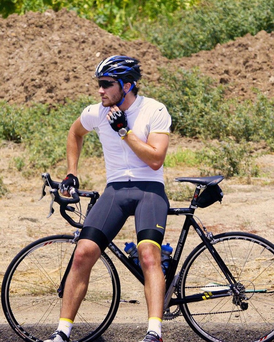 Somebody just sent me a reminder of how Jake Gyllenhaal used to be spotted  all the time riding his bike in the whole spandex get-up thing circa 2006  and I am just