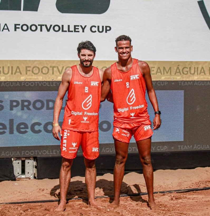 altasbrazil's tweet photo. CAMPEÕES! Juninho SC e Neguebinha vencem Vinícius e Bruno Barros por 2 sets a 1 em um jogo eletrizante e conquistam o JOGO CONTRA!

🥇Lugar: Juninho SC e Neguebinha
🥈Lugar: Vinícius e Bruno Barros
🥉Lugar: Sandrey e Brisa
 4ªLugar: Novinho e Kibinho https://t.co/XTdiWUiFmL
