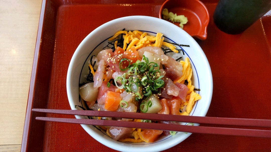 たまお そのに君とデート 甘海老海鮮丼美味しかった なか卯 三吉店 In 福山市 広島県 T Co Lfcd94di6v