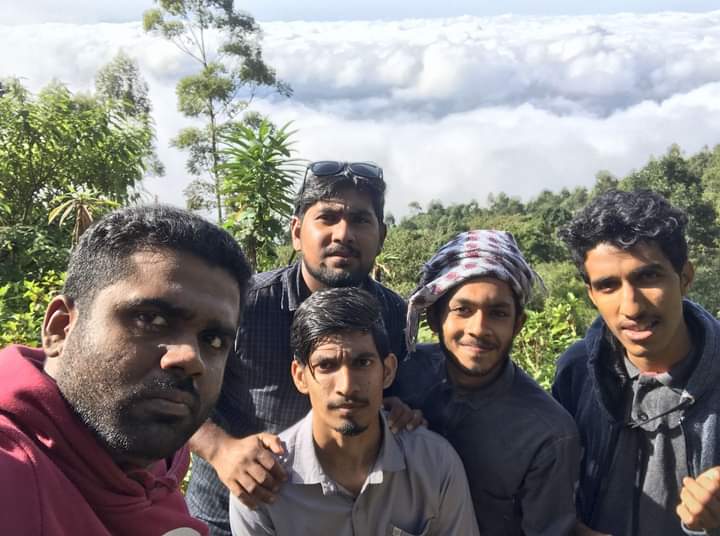 Meeshapulimala Diaries 🪄#Throughback2017
(Peak is 2,640 metres (8,661 ft) above sea level.The name derives from its appearance from the southwest of a tiger with prominent whiskers("Moustache").It is located in between the Anaimalai Hills and Palani Hills.
📍Munnar-suryanelli-⛰️