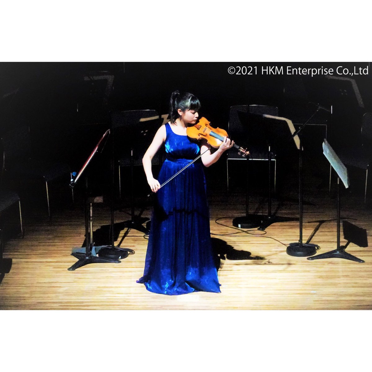 s_stringskobe's tweet photo. ★☆サマーコンサートの様子をもっと見せます☆★

コンサートマスターである石上真由子さんがヴァイオリン一本で奏でるシャコンヌ。圧巻のテクニックで会場を沸かせ、艶のある存在感に満ちた音色で魅了🎻

YouTubeチャンネルも是非ご視聴下さい！
https://t.co/aWdQMVax6v https://t.co/YUREAiFyO8