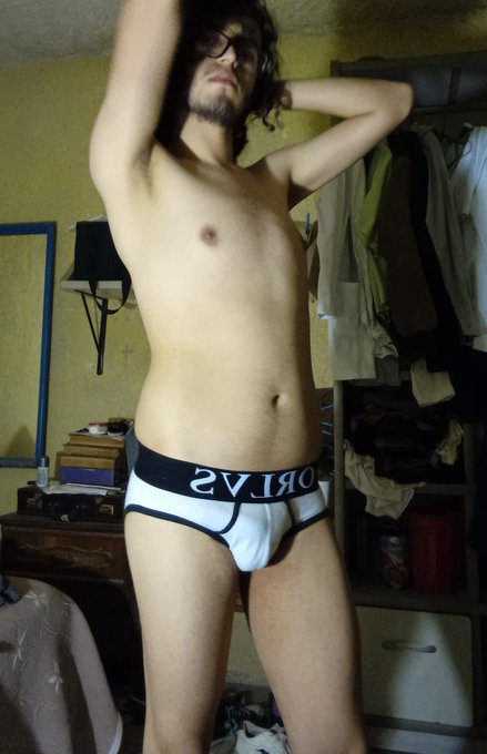 1 pic. i look cute

#twink #teen #gay #gayotter #underwear https://t.co/QEk42Wygjn