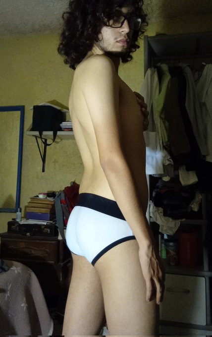 2 pic. i look cute

#twink #teen #gay #gayotter #underwear https://t.co/QEk42Wygjn