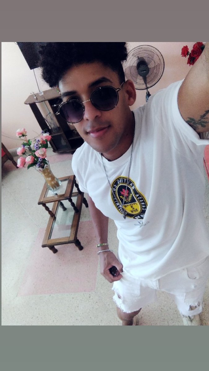JArechavaleta's tweet photo. Pon tu en tu imaginación lo que más quieres ver...
#javi #selfie #instan #Imagine https://t.co/N6XYcg3fmb
