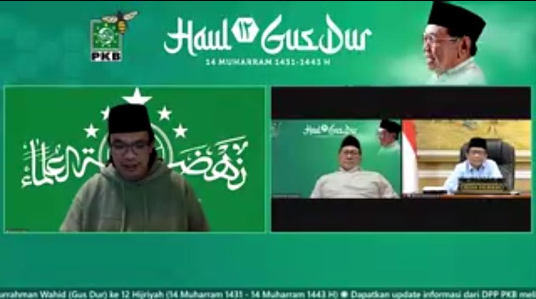 ulumbasthomi's tweet photo. Haul ke 12 Gus Dur, Bersama Gus Muhaimin Iskandar,  Prof Mahfud MD, Gus Nadhir.
Untuk Beliau Gus Dur Al Faatihah. https://t.co/zJMHiPTAZr