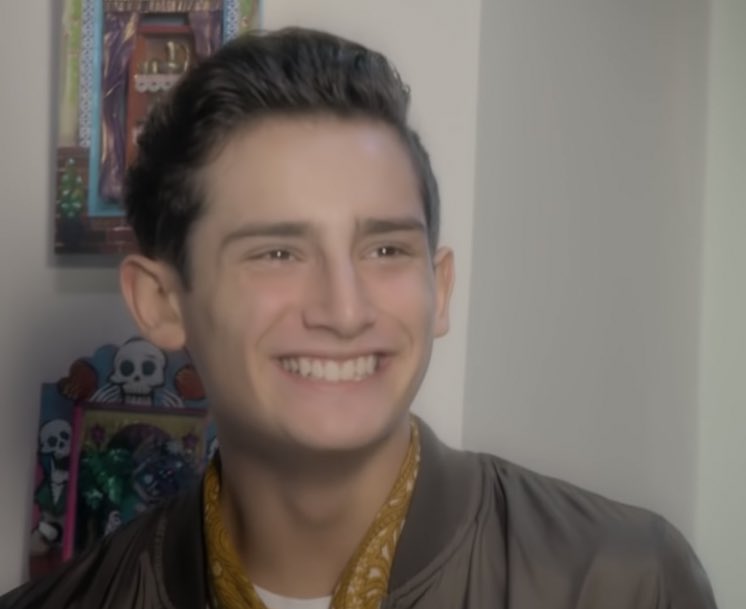 bloodh4nnigram's tweet photo. “Ma, me dijeron que me estás esperando, ¿Quieres que me quede contigo? 

EMILIO ACTOR FAVORITO (@mailomarcos) https://t.co/wwLu7KcgaQ