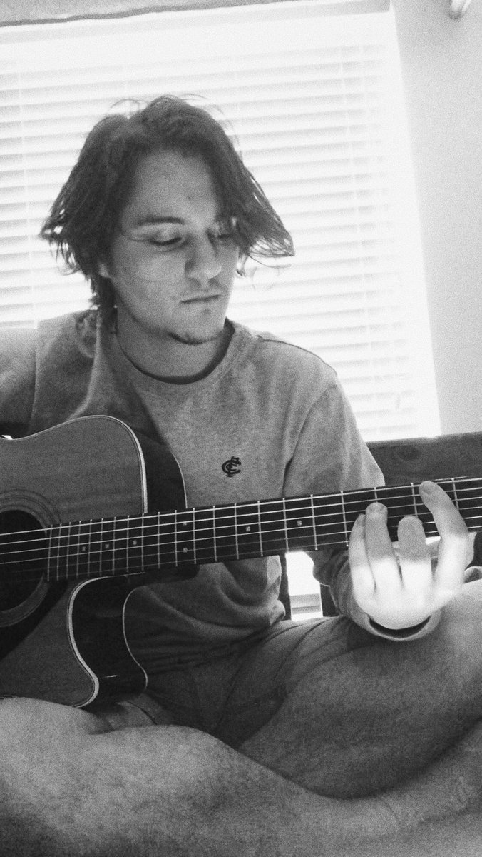 Transition from beginning of a song to the end 😋

#Throwback #singersongwriter #singer #musician