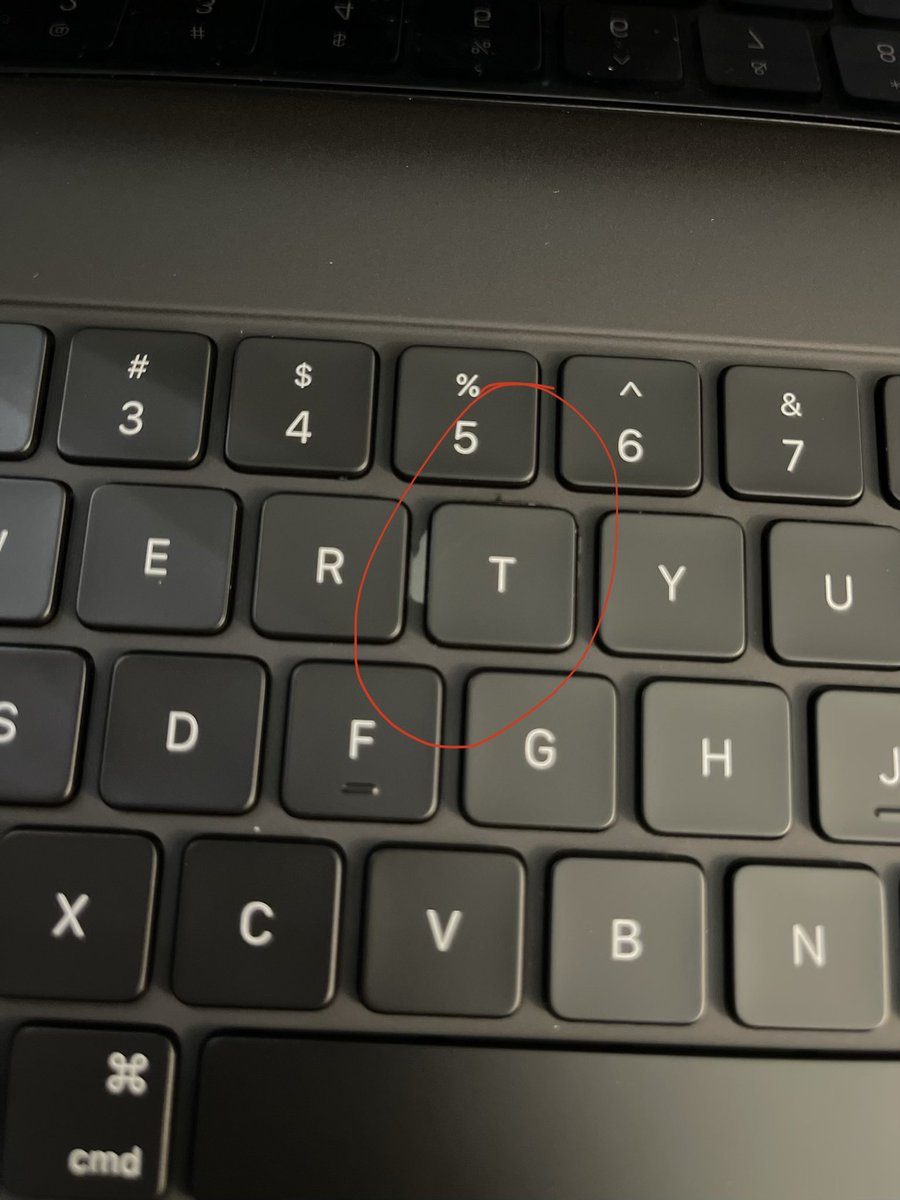 coding_beginner's tweet photo. @Apple @AppleSupport Second $300 keyboard with quality control issues… kinda ridiculous https://t.co/xJoOIj5KhZ