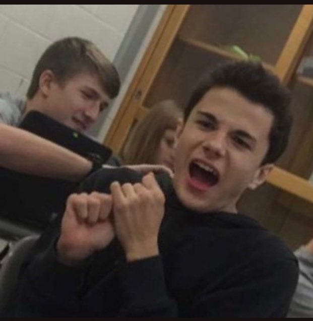 komuhkaze's tweet image. love u cheese teeth