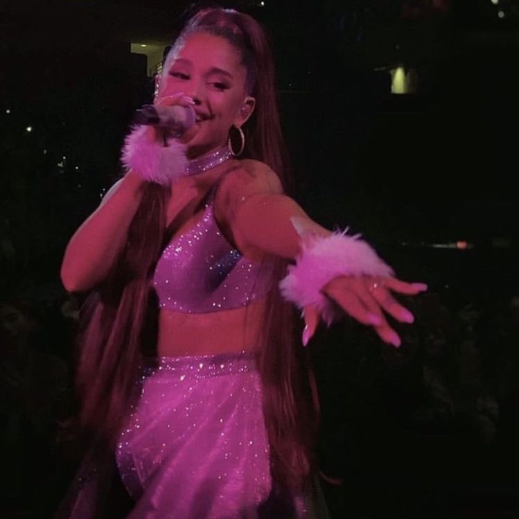 kbyeforboca's tweet photo. hi! this account is here to make u smile and just brighten ur day! just incase u ever feel sad, remember ariana loves you. hope this account helps! https://t.co/std7yBep6r