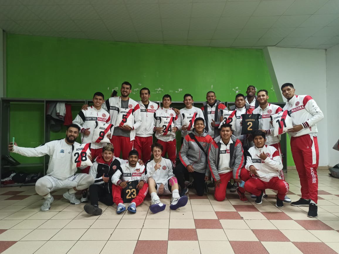 RodriAcua111's tweet photo. Dénmelos siempre!!!! NACIONAL POTOSÍ A LA FINAL 💪🏾 https://t.co/6cYodQIcEz