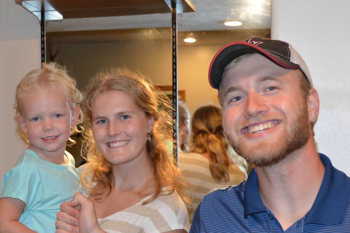 lynda949's tweet photo. Busy week.  Patrick started Medical School at UNMC.  Kelly and Mike are back at UNO.  Sierra is teaching at Gretna High School and Presley is in a new daycare and they still want to gather for Sunday dinners. https://t.co/juItabuQkZ