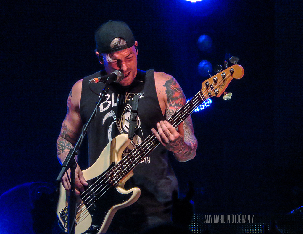amymckeonphoto's tweet photo. Zachary Merrick (@zackalltimelow / @AllTimeLow) - Side Summer Fest - Dallas, TX (08.17.21)
#alltimelow #sadsummerfest #sidesummerfest https://t.co/tuoKXqfPE9