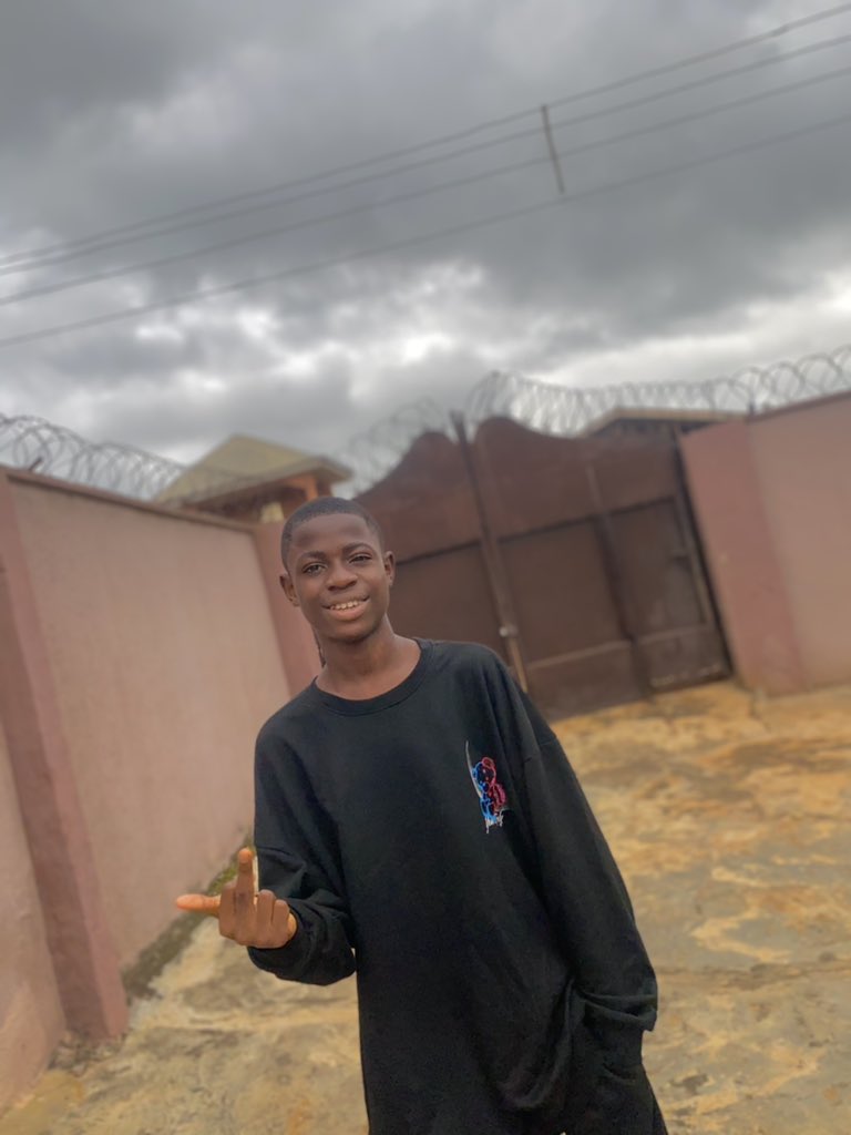 ZaZa_stacks's tweet photo. #Timeisofthessence 🔊💫 https://t.co/jqWnIZJnMg
