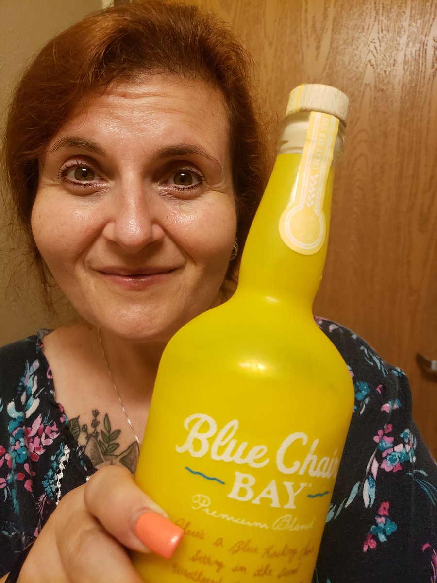 Oh my...I have a NEW fave! #BlueChairBay #BananaRum is amazingly delicious!! Cheers <a href="/kennychesney/">Kenny Chesney</a> 🍹