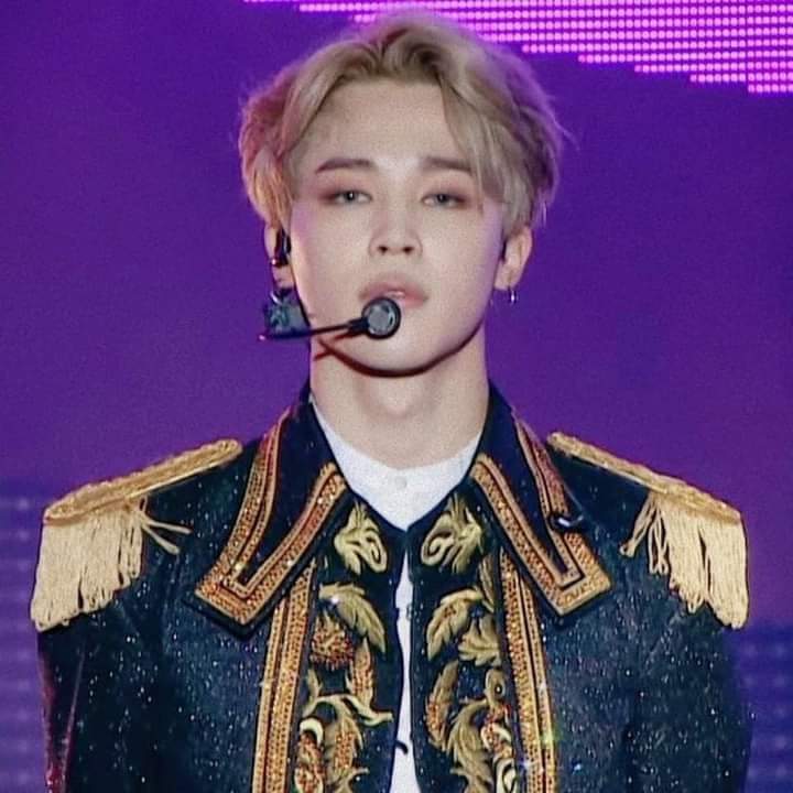 vicky_parkk's tweet photo. Park jimin luciendo como un príncipe https://t.co/MoJnMxVIbJ