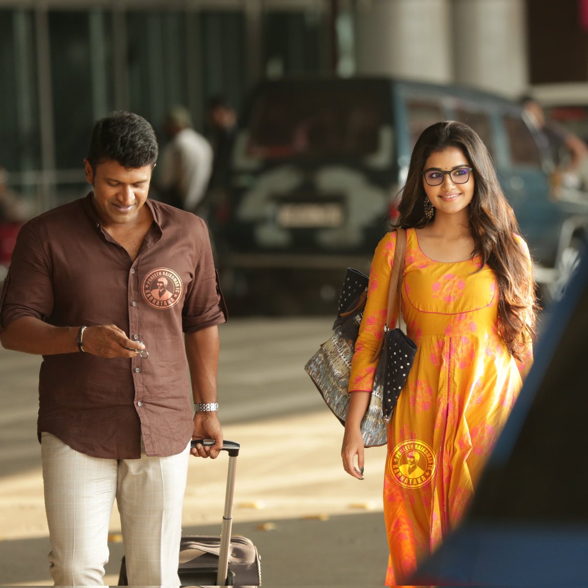 MallappaAppu's tweet photo. . @anupamahere 🥰
#James #Dvitva @PuneethRajkumar.
King Appu👑❤️
#100MForChandaChanda 🎉🍾 https://t.co/SvKOaRDQVo