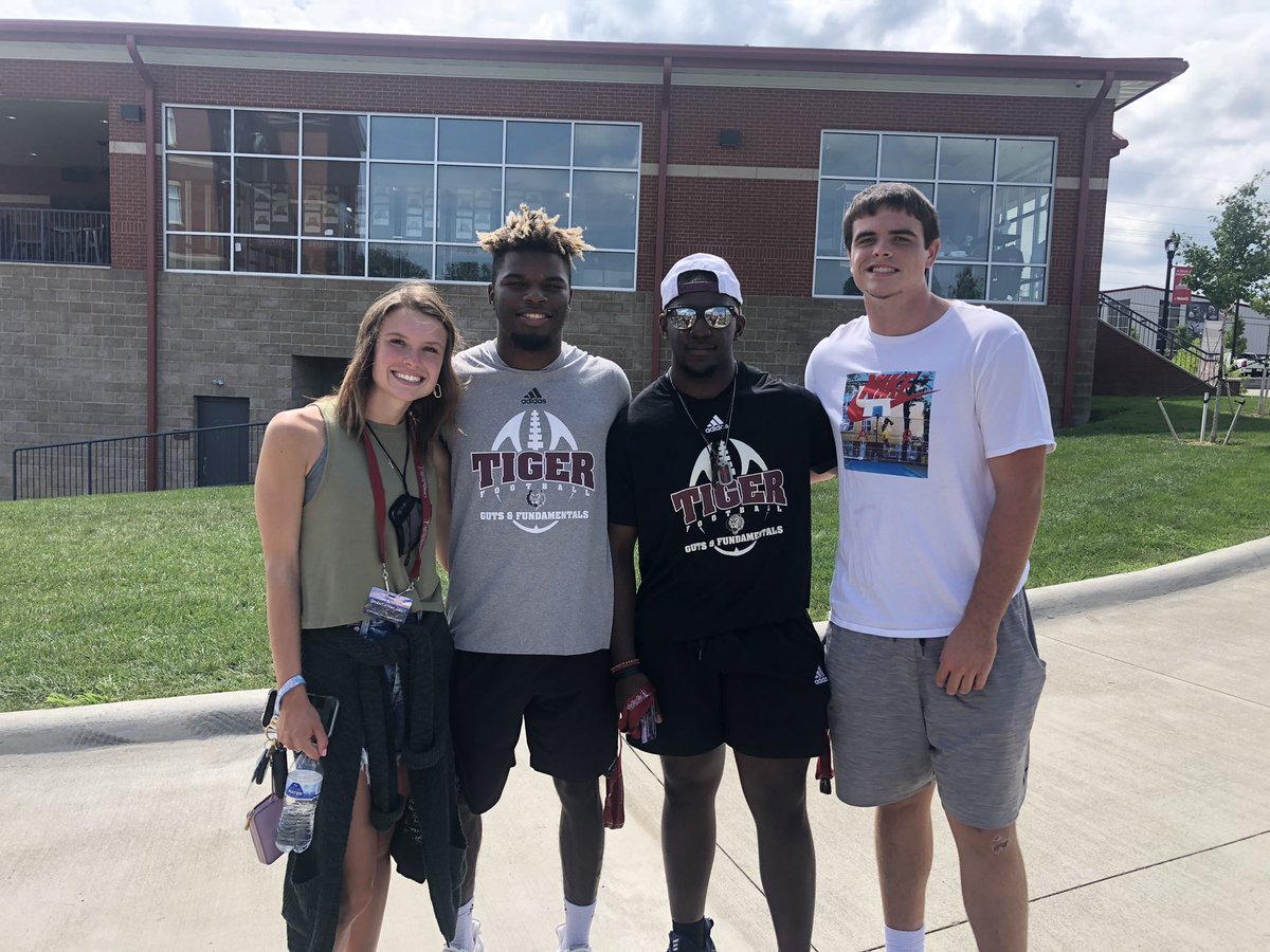 Good luck to this group with their first official week <a href="/Corbin_M33/">Corbin Murphy</a> <a href="/JoeBradshaw52/">Joseph Bradshaw</a>