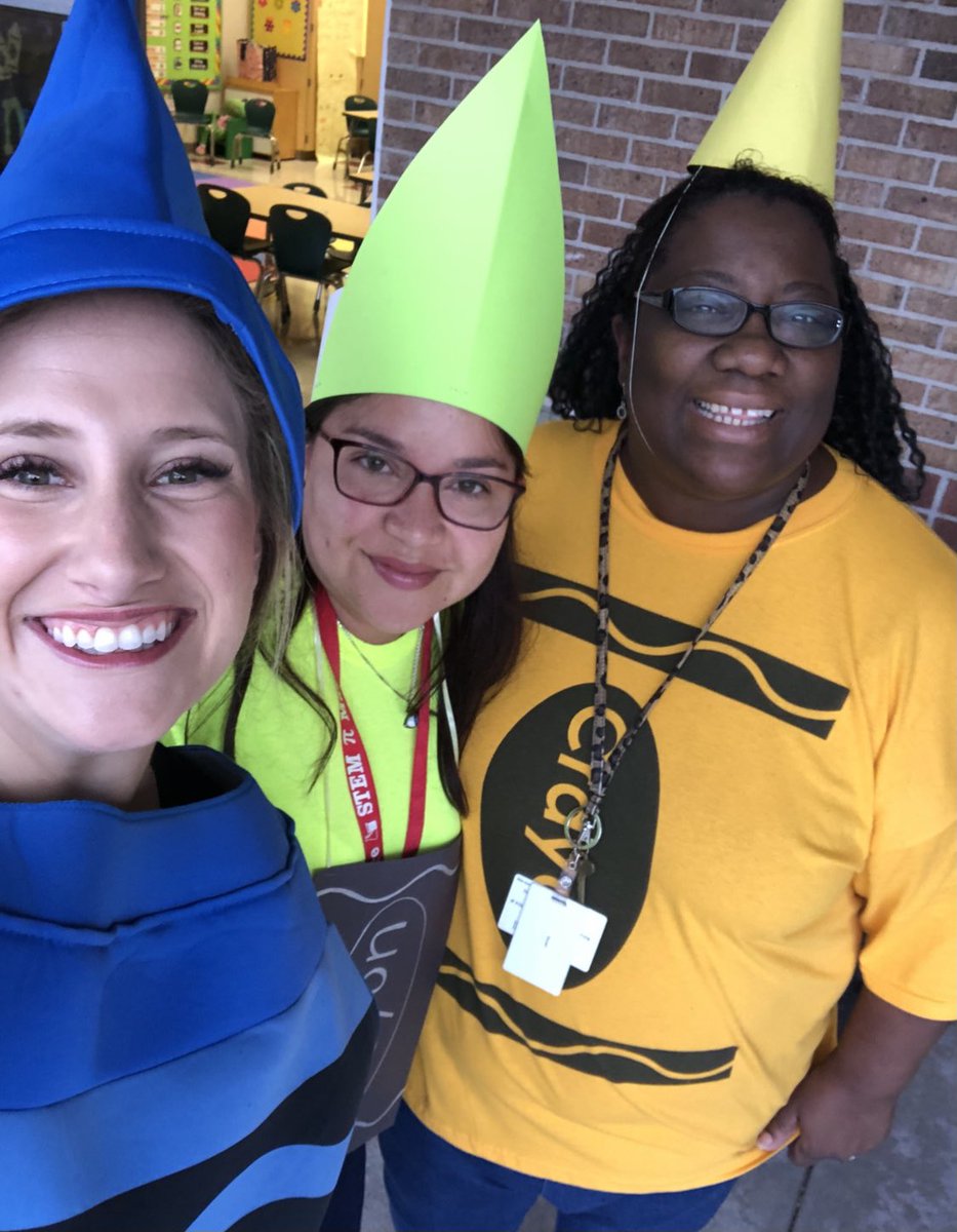 RobersonsPALS's tweet photo. Ready to tackle the year with my crew! Year 🖐🏼 teaching together we are ready for YOU!!! @annbro09 @terepaimas https://t.co/n3TREEwAPf