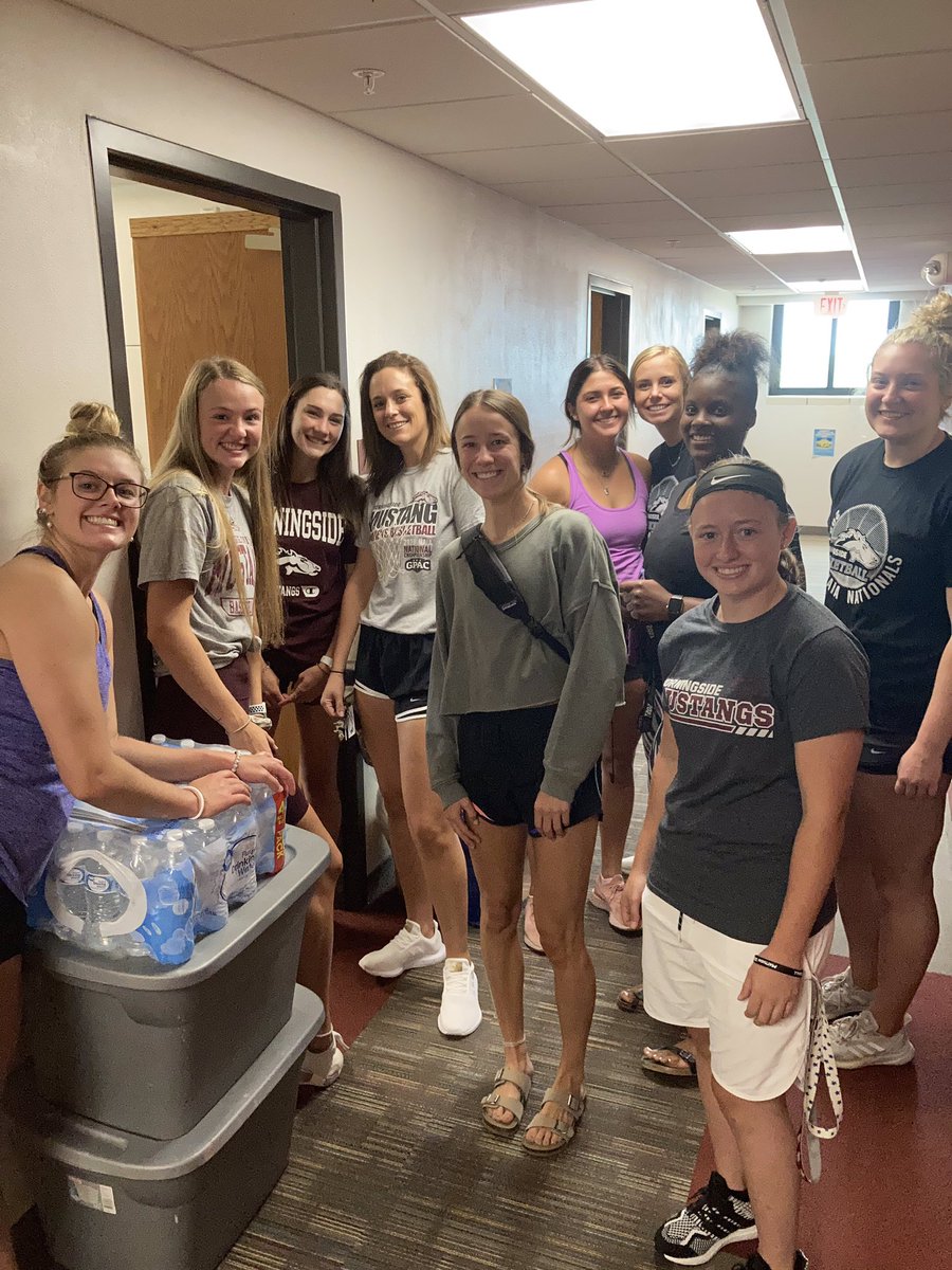 morningsidewbb's tweet photo. We would love to welcome some of our newest members to our Mustang family! 🕺🏼 ❤️🤘🏼#MoveInDay #RollStangs https://t.co/x9GeD4lRRO