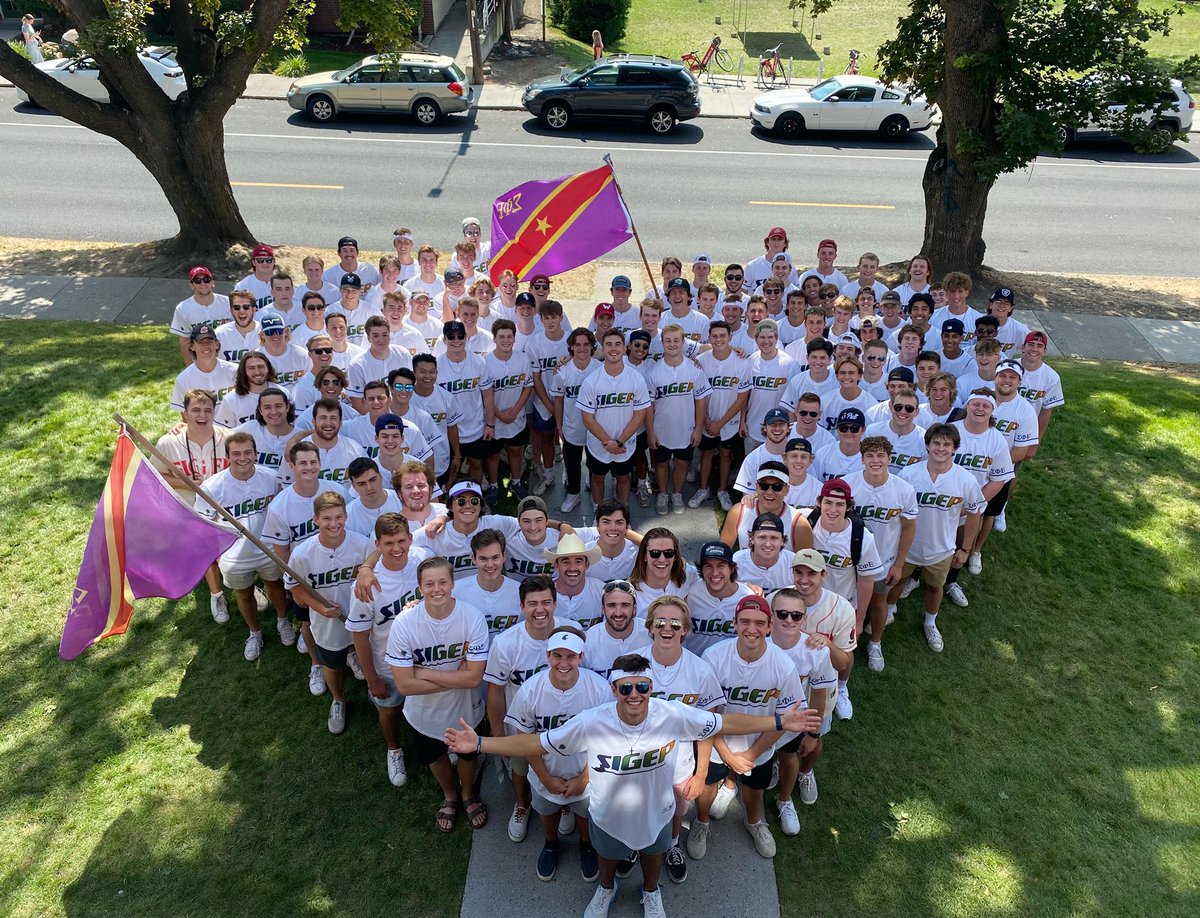 Bid day 2021! Member class ‘21, welcome to the best decision of your lives.
#VDBL