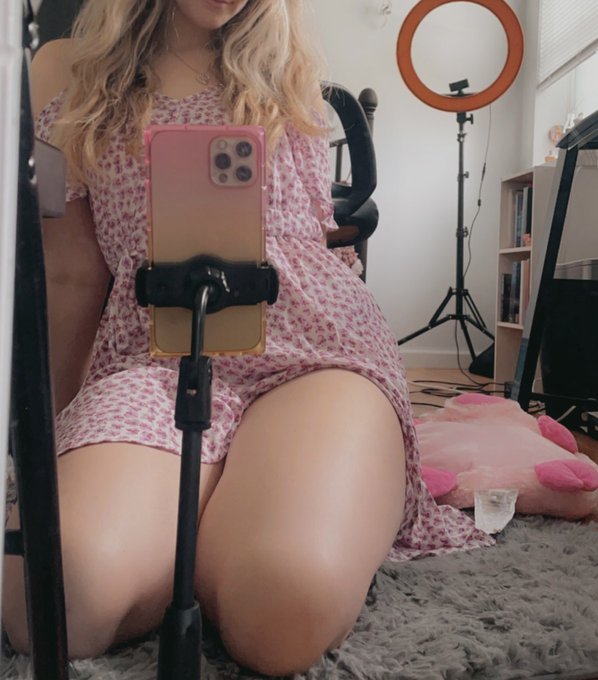 Use referral code &ldquo;bethanywilde&rdquo; when you sign up to Fansly 💗 https://t.co/rWulILUpzm<a href="/tag/mommy"class="tags"><span>#mommy</span></a><a href="/tag/sexyhair"class="tags"><span>#sexyhair</span></a><a href="/tag/sundress"class="tags"><span>#sundress</span></a><a href="/tag/nsfw"class="tags"><span>#nsfw</span></a><a href="/tag/sextoys"class="tags"><span>#sextoys</span></a><a href="/tag/dildo"class="tags"><span>#dildo</span></a>