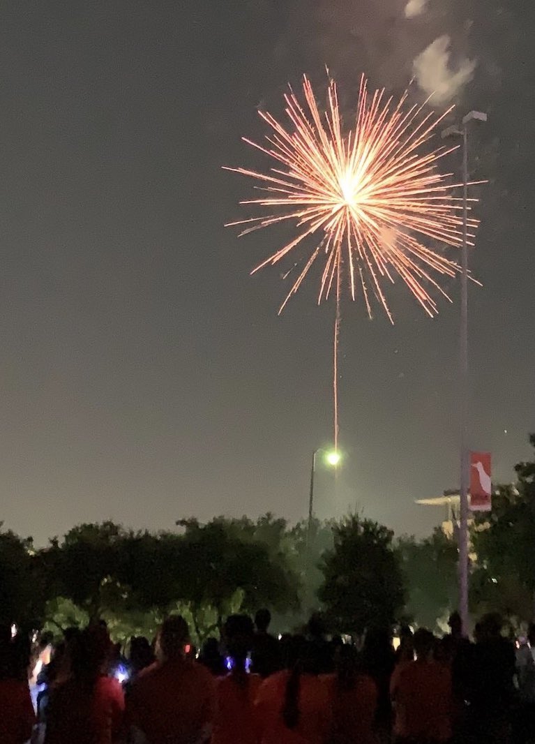 UTSA's tweet photo. At UTSA, we go big. 🔥

#UTSA #UTSARRDays #UTSATraditions #UTSAFall21 #MidnightLight https://t.co/62woITTSTB