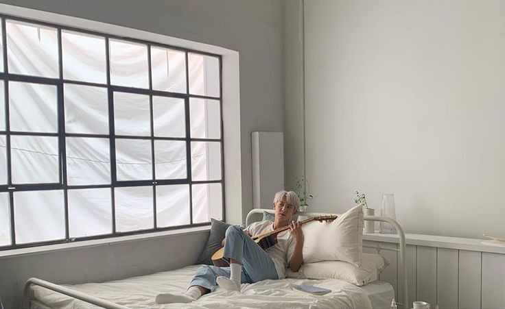 Ioeysite's tweet photo. concept: handsome man in bed #찬열 #CHANYEOL https://t.co/UwOo0z2Lz9