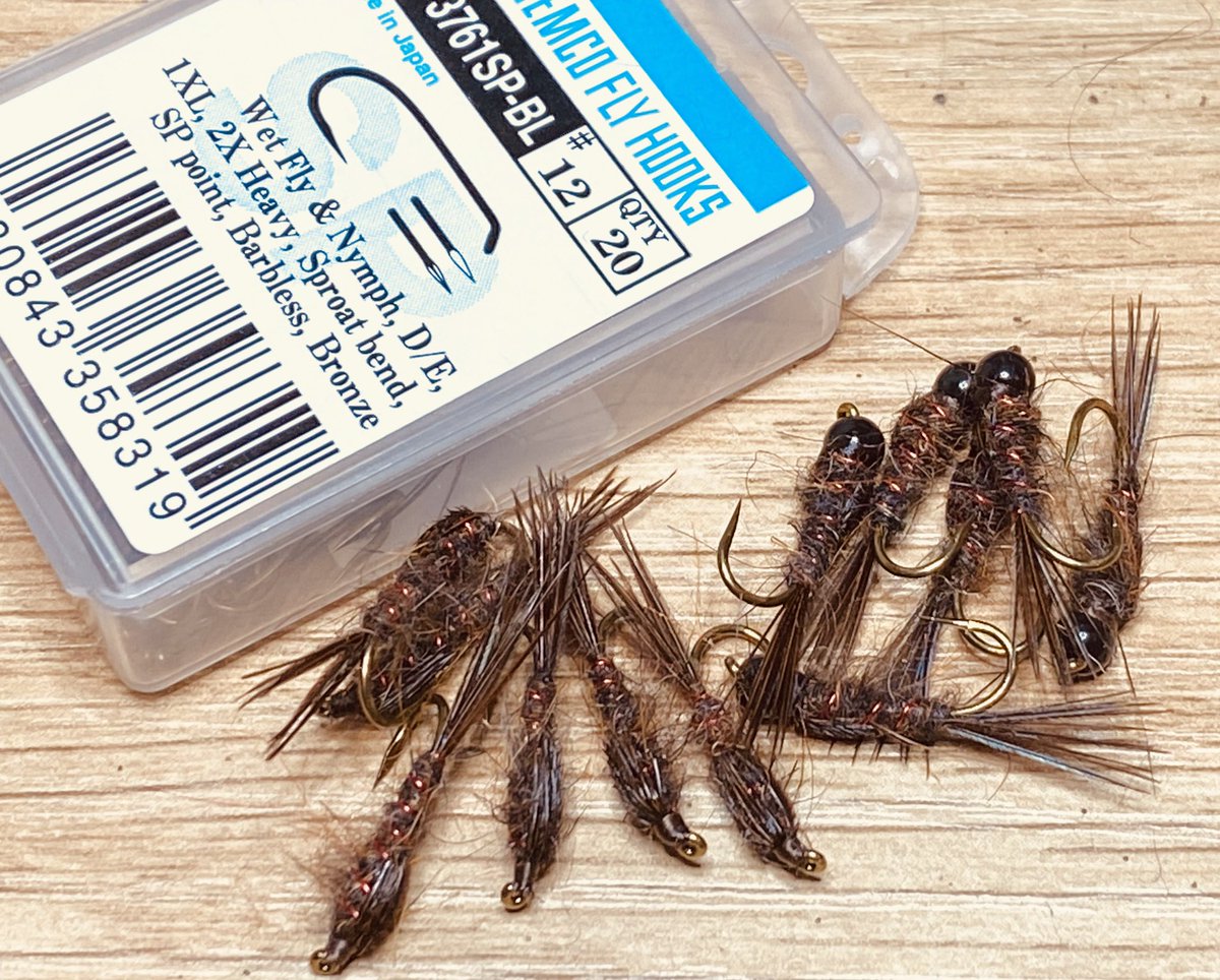 ChrisBaty73's tweet photo. Knocking a few Mayfly Nymphs up for @CompleatAnglerG. Fingers crossed we can actually get to the lakes when it all starts to happen. In the meantime we’ll make sure we have the shop stocked and ready. #compleatangler #compleatflyfisher #tiemco3761SP #renzetti #wapsi https://t.co/LaJVLkYIyp