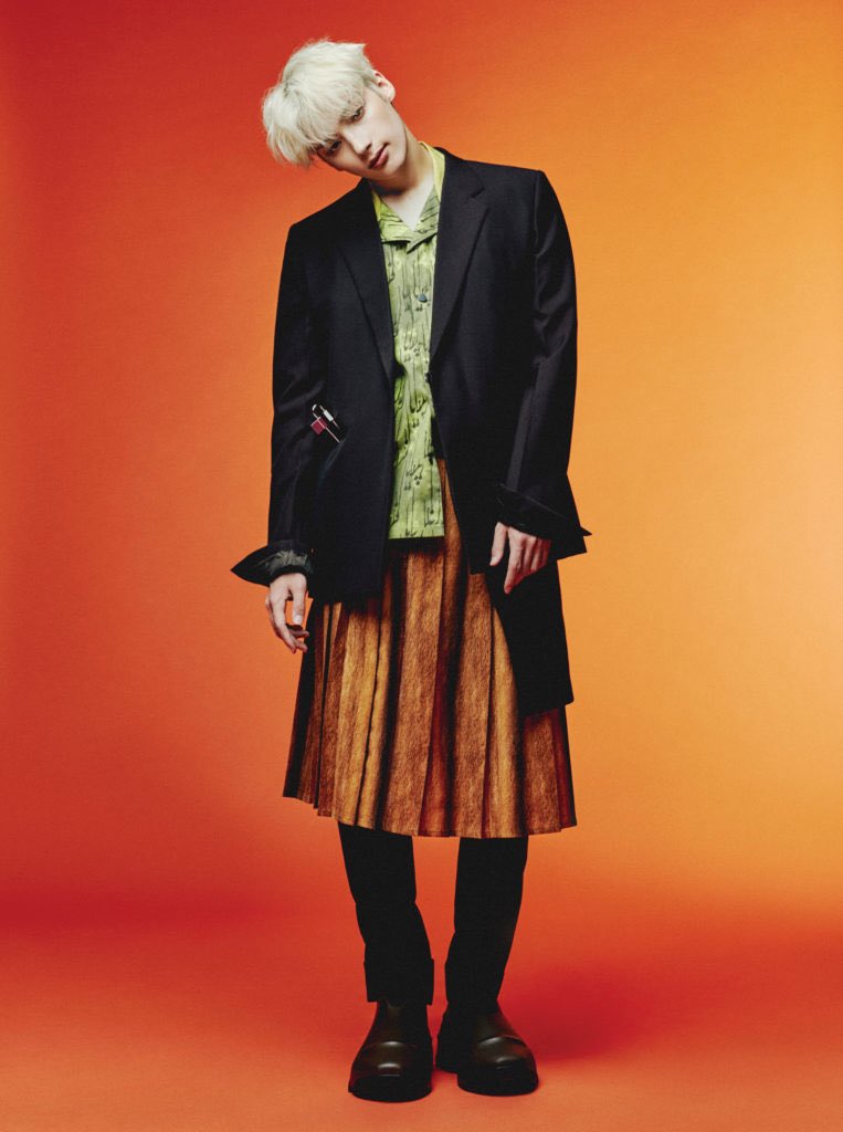 E9cbWAgVEAAqriH?format=jpg&name=medium