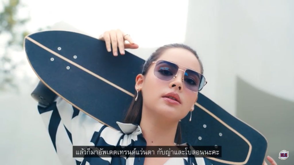 Tonaornaisaifon's tweet photo. ไปดูเบื้องหลังการถ่ายโฆษณากัน😎
ญาญ่า with Bolon New Collection SS21 l Behind The Scene https://t.co/nDxiBF8iTR ผ่าน @YouTube #Bolon #BolonTH #แว่นตาของญาญ่า #Boloneyewearth #ญาญ่า #ญาญ่าอุรัสยา #urassaya #urassayas https://t.co/xBfHKXt2KP