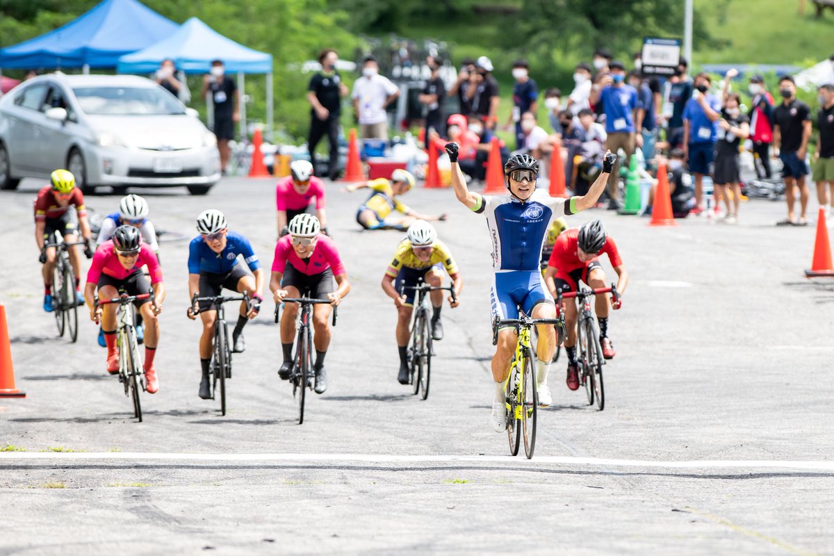 Yachikenta0706's tweet image. インカレロード　優勝

学校対抗　大学初の3位

日大の選手にレースを完全に支配されたレース展開で少人数のスプリントで勝利できました。
まだ実力不足を感じたので、強くなるための練習しないといけないと感じました。
#GNLab 
#essential2 
#WAKOS 
#csdesignworks 
#kyototoyota 
#yamatokogyo
