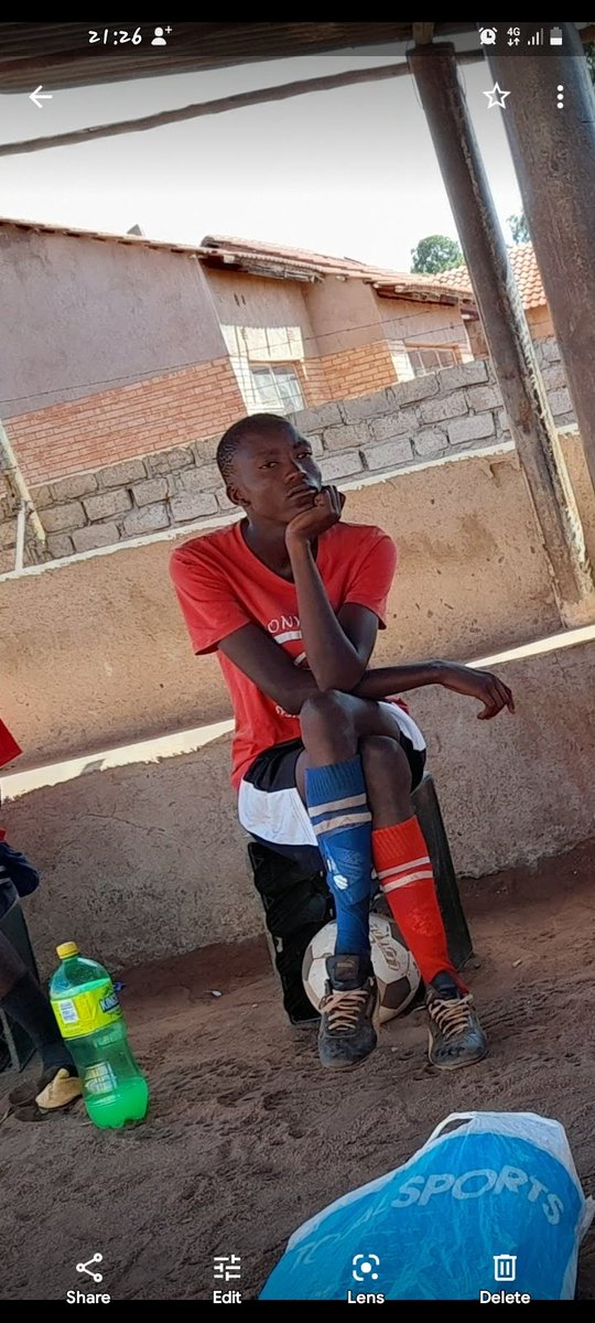 02Murphy's tweet photo. @Neo_Twana7 So even crocodiles can do missionary 🤔 https://t.co/qGq3sYyzIZ