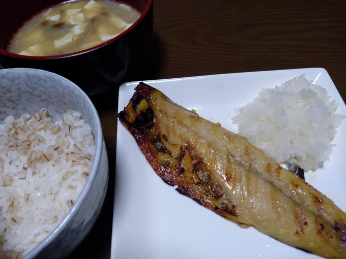 鯖の西京焼きとなめこの味噌汁 